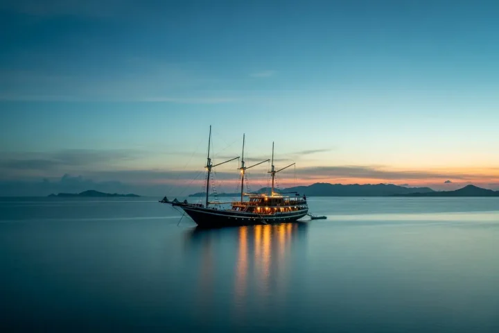 Komodo Liveaboard: 3D2N vs 7D6N — Which to Choose